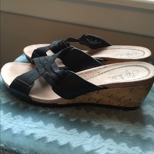 Life Stride black sandals. Size 9 wide.